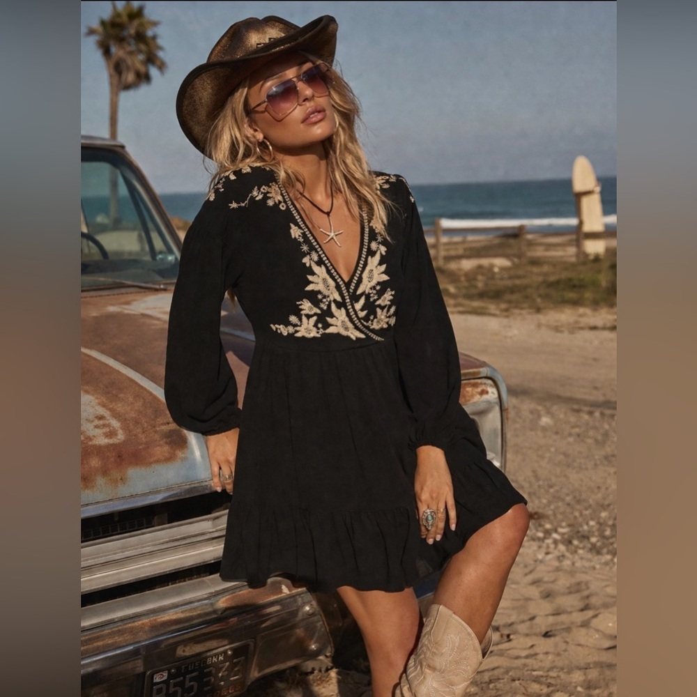 In Loom Black Embroidered Boho Mini Dress Tunic Floral Festival Cowgirl Medium